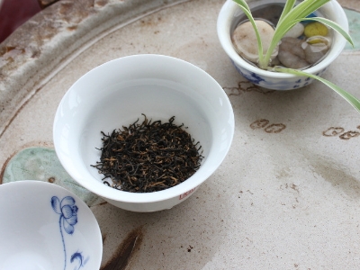 喝茶的好處和壞處分別是什么，長期喝茶有什么危害？