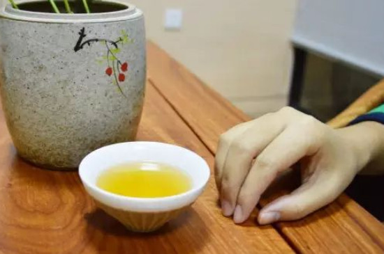 女人喝茶要行扣茶禮嗎，叩茶禮女士能用嗎？