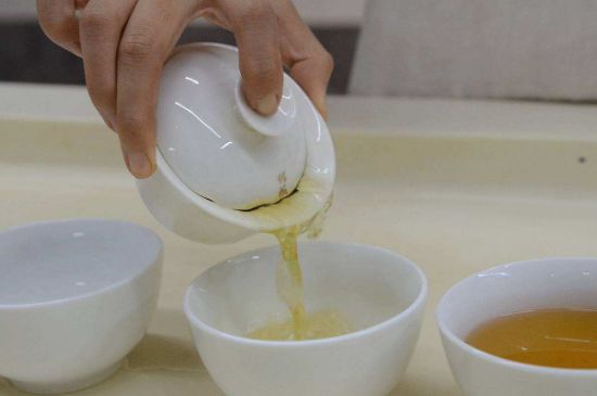 泡茶的順口溜，茶葉三泡是精華