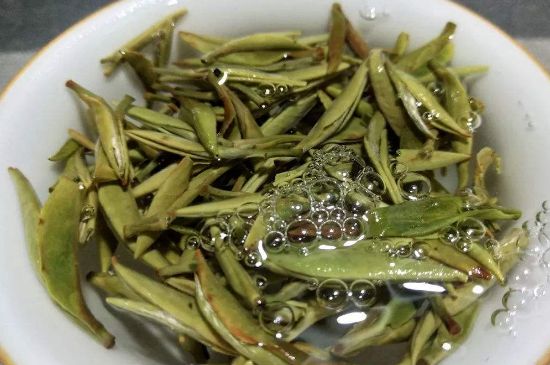 老茶和新茶哪個好，老茶好喝還是新茶好喝