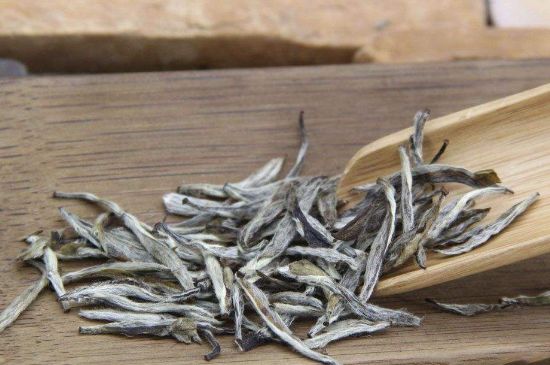 春茶季怎么辨別白毫銀針的好壞，好的白毫銀針如何選購(gòu)？