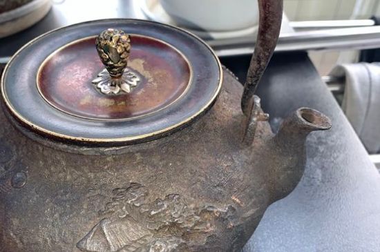 國產(chǎn)鐵壺危害，便宜鐵壺有毒嗎