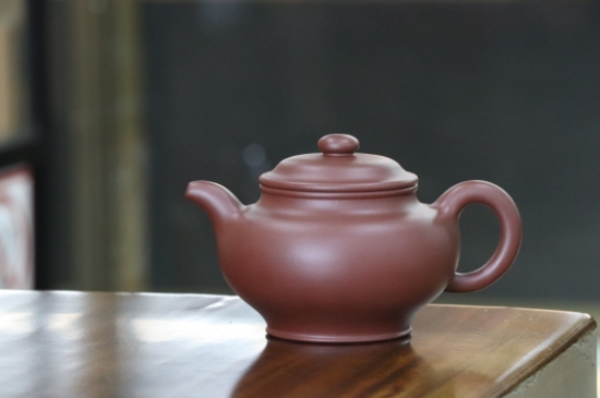 剛買的紫砂壺要怎么開壺養(yǎng)壺，<a href=http://m.mrakjxw.com/chaju/zisha/ target=_blank class=infotextkey>紫砂壺開壺</a>與養(yǎng)壺的方式方法