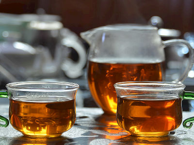 紅茶和綠茶的區(qū)別，常喝紅茶好還是綠茶好？