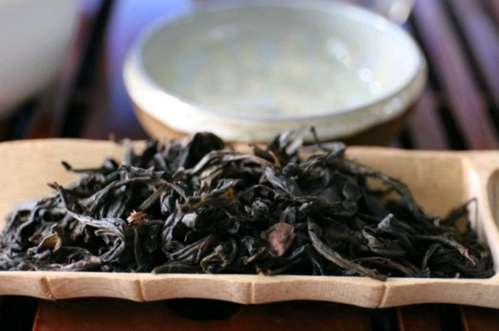 長(zhǎng)期喝巖茶會(huì)上火嗎？巖茶這樣喝了容易上火！