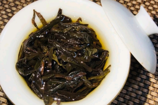 長(zhǎng)期喝巖茶會(huì)上火嗎？巖茶這樣喝了容易上火！