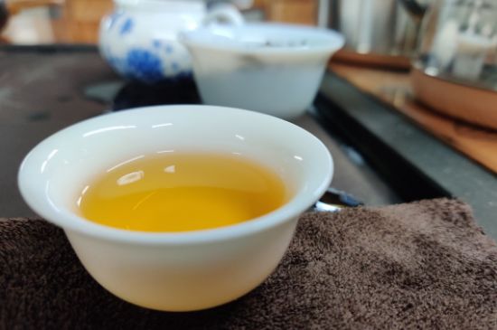 蜜蘭香好還是鴨屎香好，鳳凰單叢茶蜜蘭香和鴨屎香特點(diǎn)有哪些？