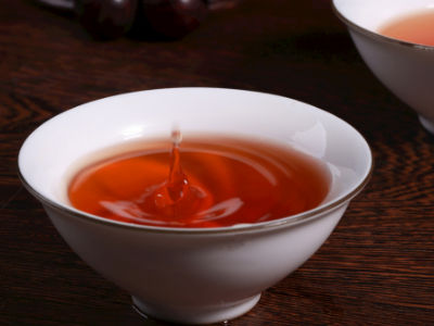 紅茶和綠茶的區(qū)別，常喝紅茶好還是綠茶好？